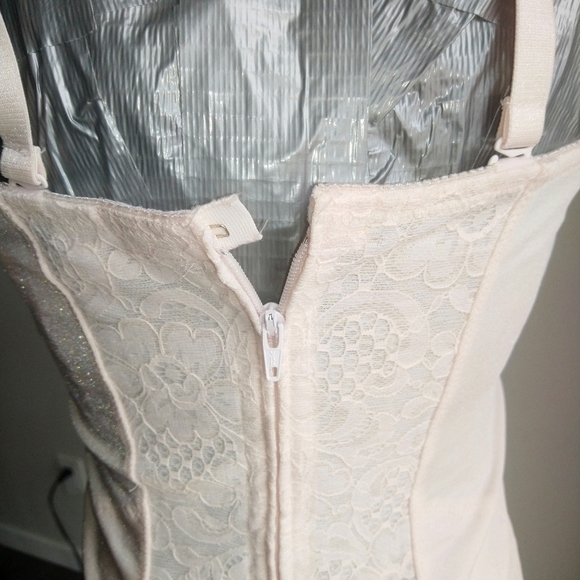 Ladies Lingerie - Picture 4 of 4